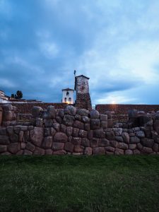 Kirche der Spanier auf den Incaruinen bei Chinchero