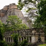 Uxmal von unten