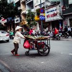 Marktfrau im Gewusel