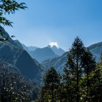 Bergkette auf dem Weg zum Wasserfall