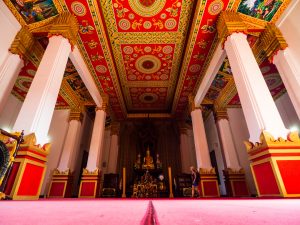 Tempel innen bei Vientiane