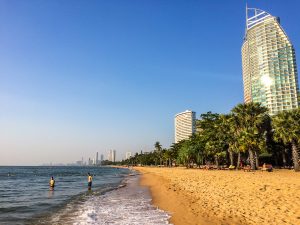 Pattaya Beach, etwas außerhalb kann man es aushalten